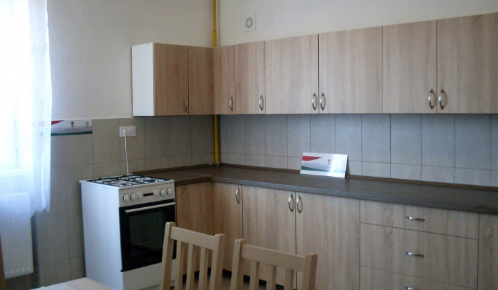 Rekonštrukcia kuchyne MŠ Hrušov z prostriedkov Nadácie Gábora Bethlénanový objekt