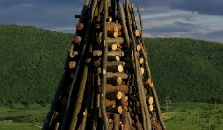 Hrušovské májové dni Májová vatra