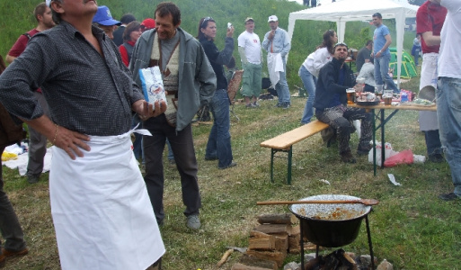 Hrušovské májové dni 2008 Súťaž vo varení halászlé 
