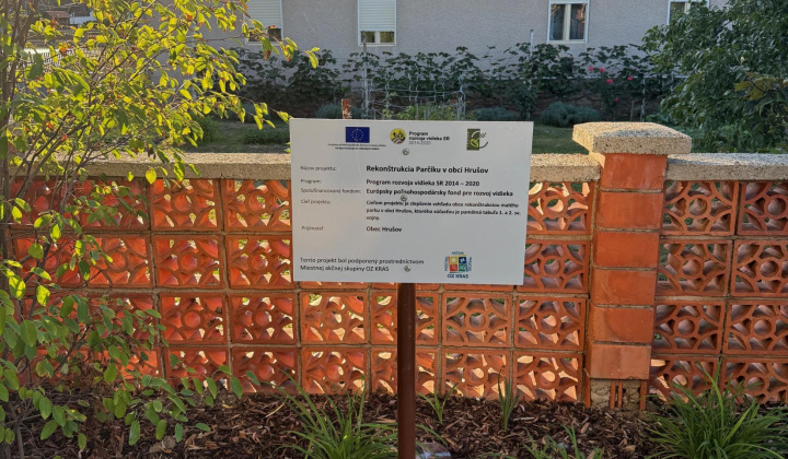 Aktuality / Rekonštrukcia Parčíku v obci Hrušov - foto
